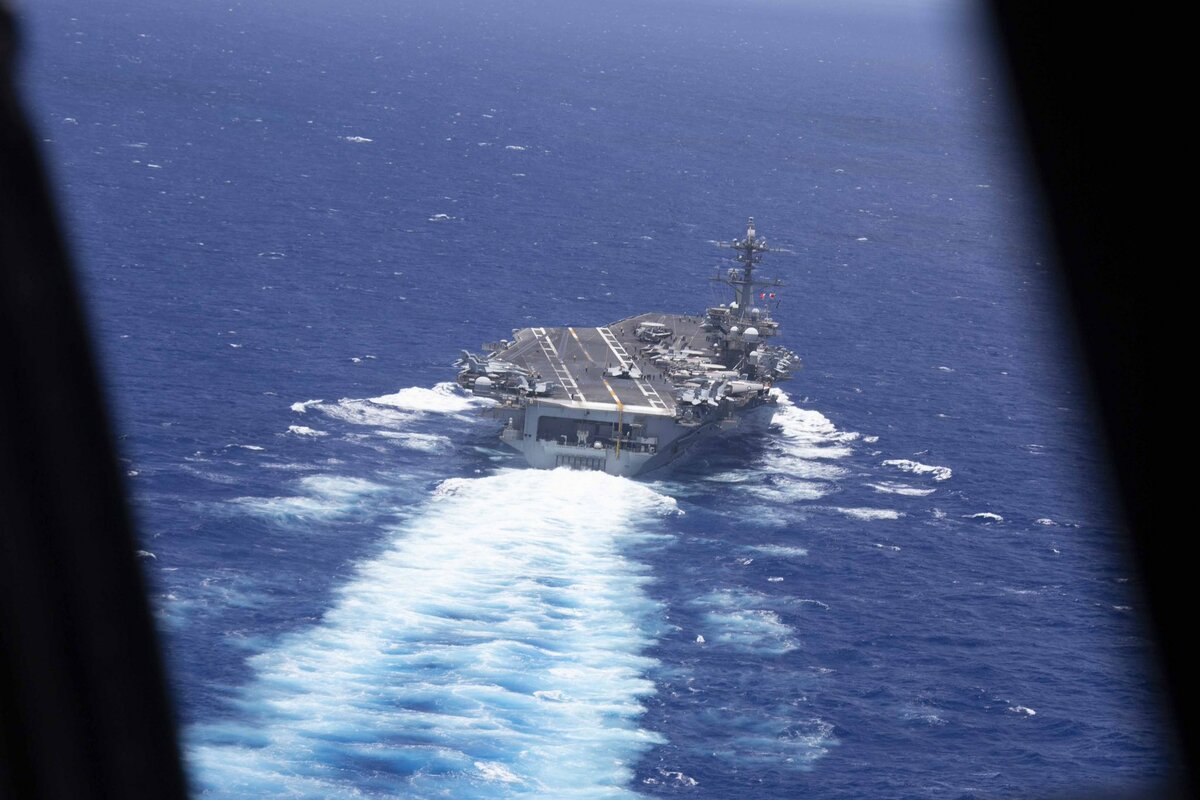 美國航空母艦「林肯號(CVN-72)」短暫停留關島後，9日傳已啟程前往中東。 圖：翻攝「X」@CVN_72(資料照片)