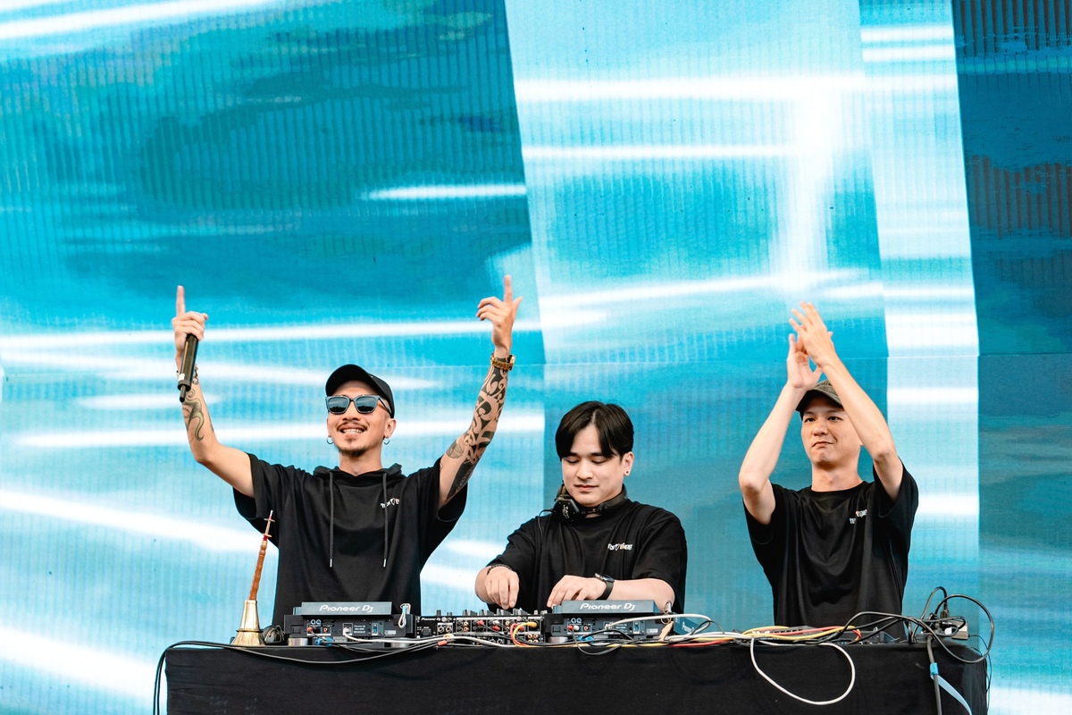 「混種亞人」開場以電子音樂Techno、Hard Dance、Future Bass等元素，為現場帶來充滿活力的氛圍。 圖：文化部提供。