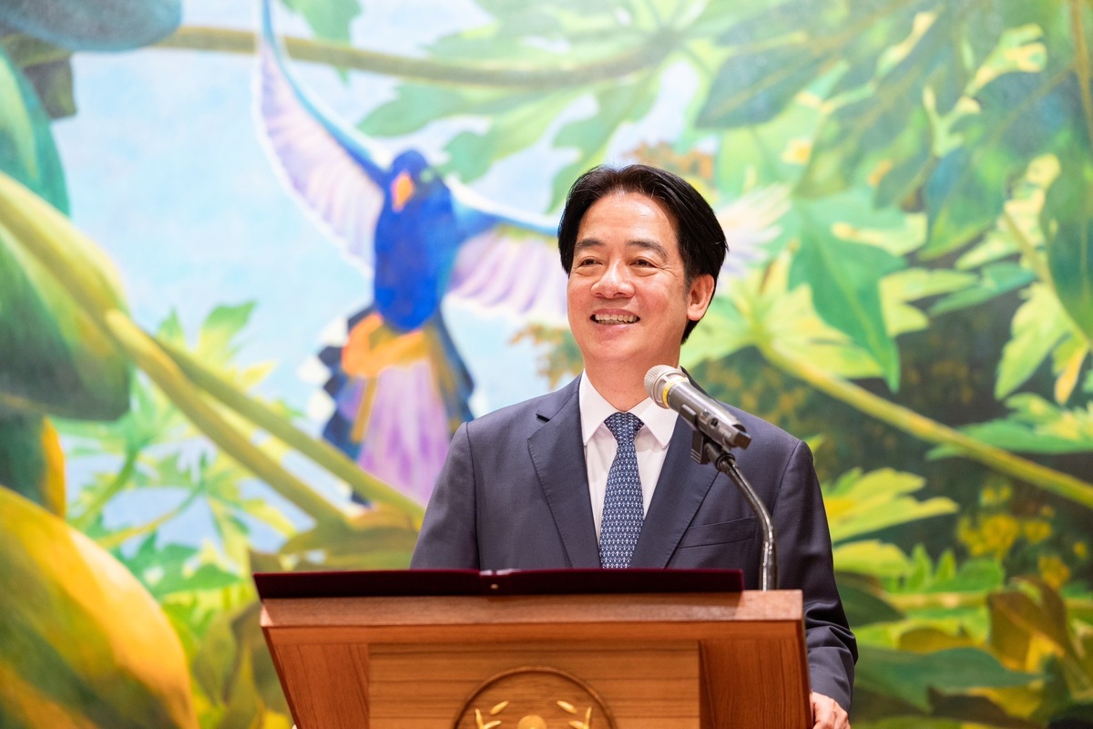總統賴清德接見牙醫師公會全國聯合會暨WHO宣達團，並談到李洋、王齊麟勇奪奧運金牌。 圖：總統府提供