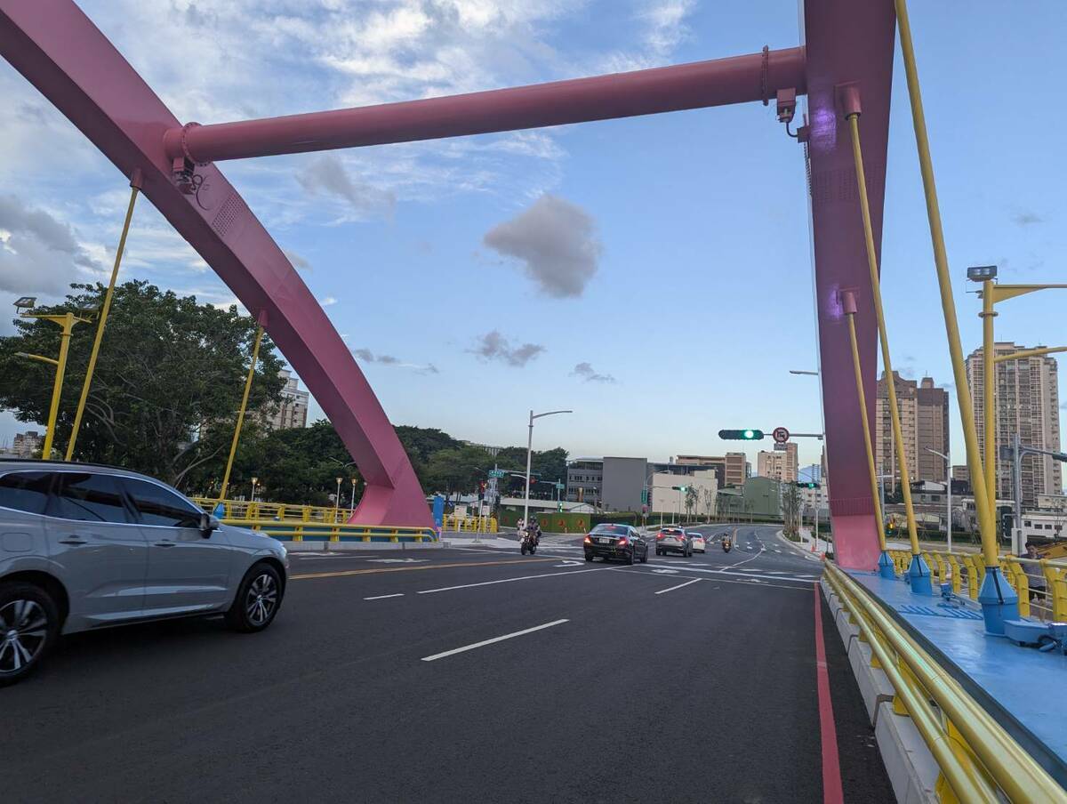 龍德東路連通民族一路，可紓解大順一路車潮。 圖:高雄市交通局/提供