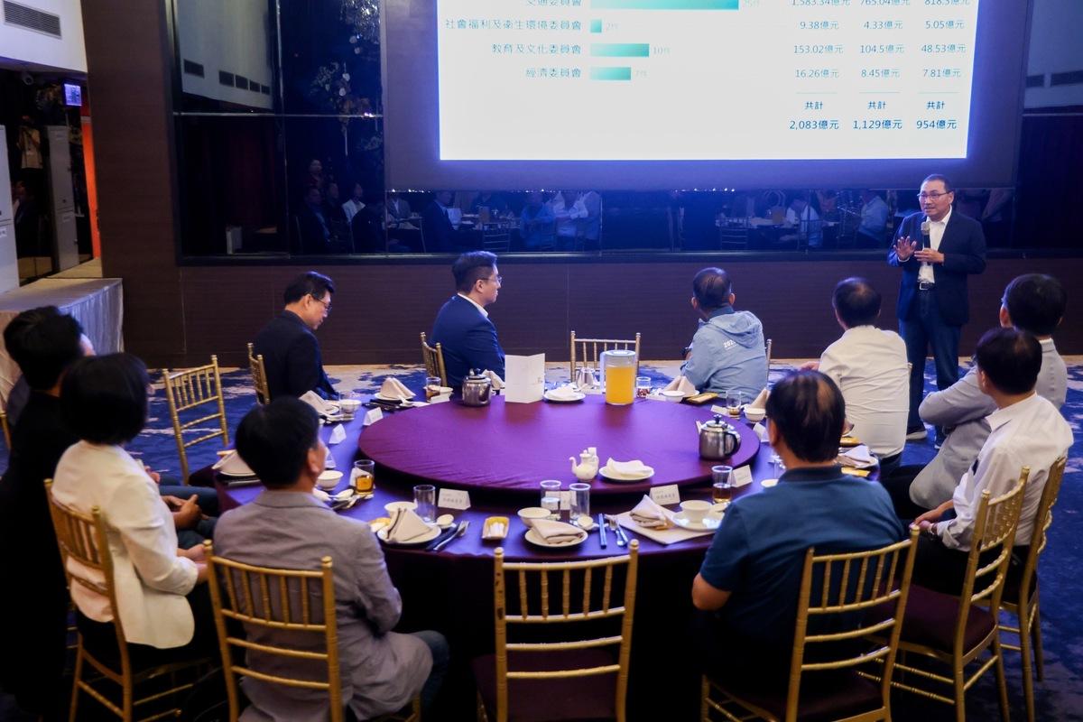 侯友宜晚間宴請新北市立委進行市政交流。 圖：新北市政府/提供