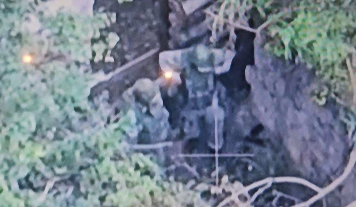 面對烏軍大規模入侵庫爾斯克，有些俄軍選擇繳槍投降。 圖：翻攝自 NiKITa X 帳號