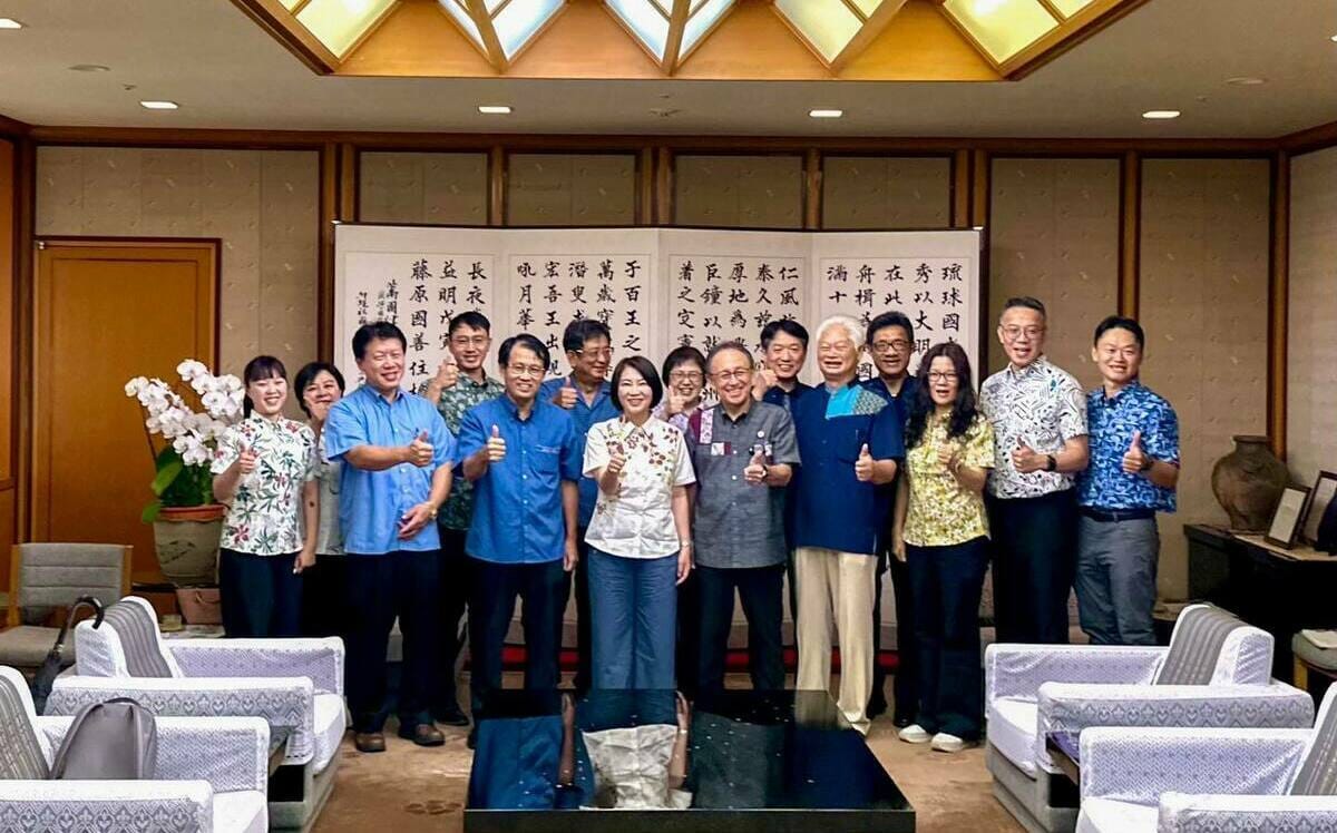 率團拜會沖繩縣知事 周春米憶與父親同遊往事