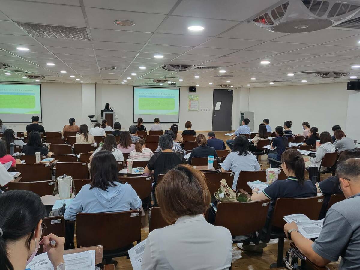 台中市政府勞工局舉辦職工福利法令研習。 圖：台中市政府勞工局/提供