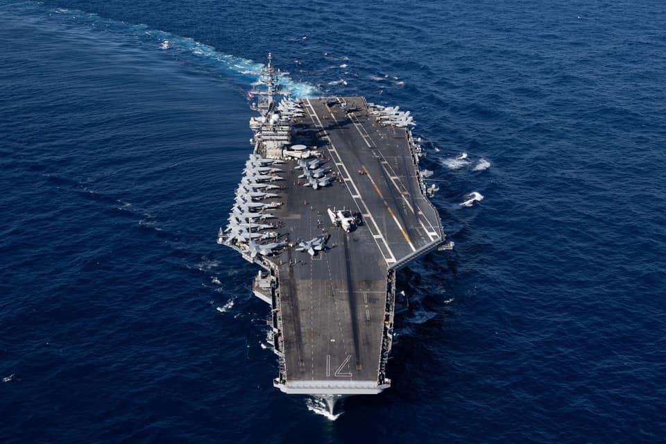 為參加韓美日多領域演習「自由刀刃」，美軍航空母艦羅斯福號在6月22日駛入韓國釜山海軍基地。 圖：取自USS Theodore Roosevelt臉書