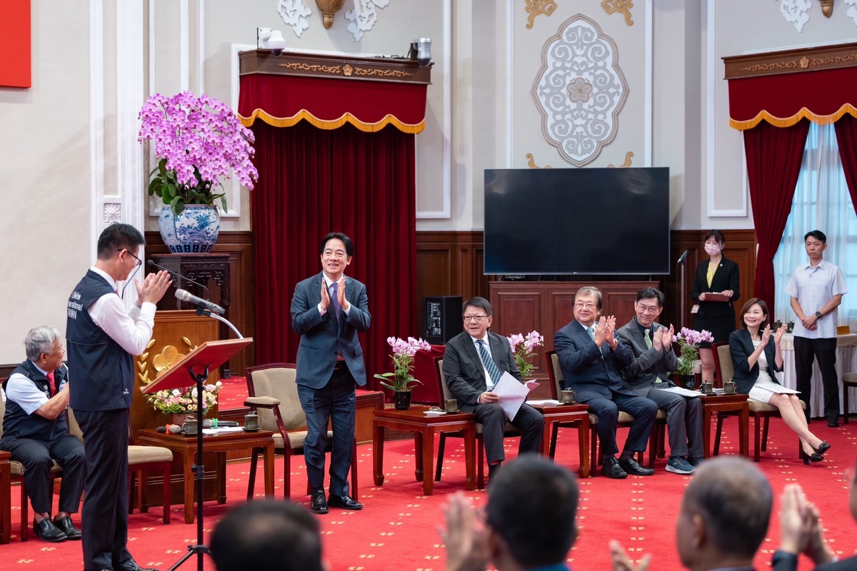 總統賴清德接見國際生命線台灣總會。 圖：總統府提供