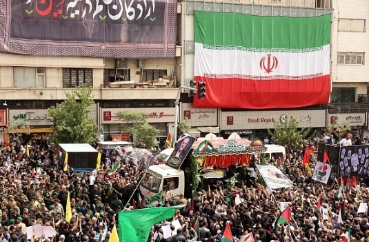 哈尼亞 ( Ismail Haniya ) 於 7 月 31 日凌晨在伊朗首都德黑蘭遭到暗殺，伊朗方面憤怒的表示會對以色列實施「報復性的襲擊」。 圖 : 翻攝自視覺中國