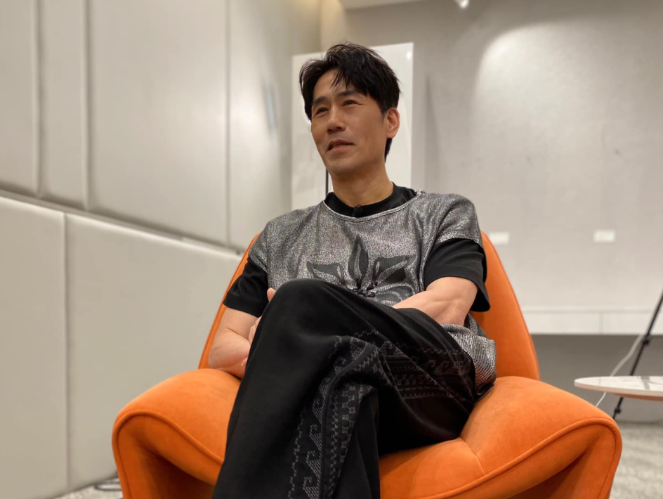 羅時豐近年轉型成功，還斜槓經營YouTube，頻道「羅時豐D.L 不務正YA」累積超過78萬名粉絲訂閱。 圖：翻攝自羅時豐IG