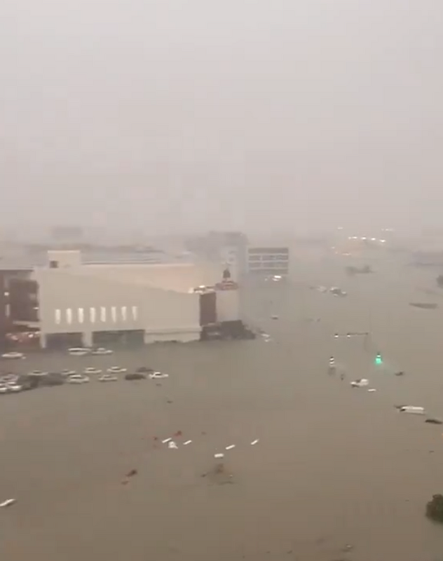 中國延安地區發生大淹水。 圖：翻攝自海外爆料 X 帳號
