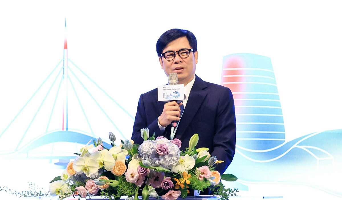 陳其邁不擔心市長初選五搶一廝殺激烈。 圖：高雄市政府/提供