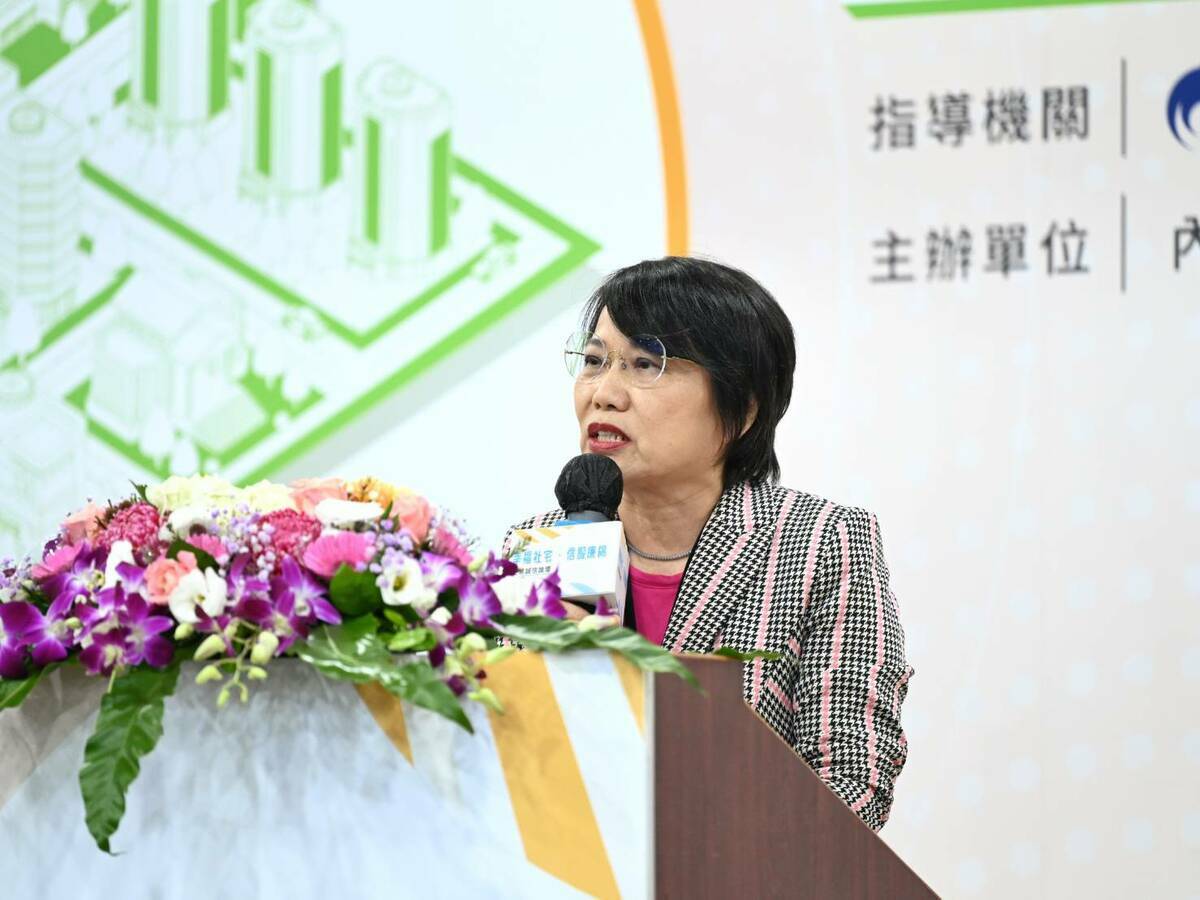 內政部長劉世芳說，在行政院的支持下，各部會盤點出227處國有土地或透過老舊宿舍、廳舍改善方式，以擴充直接興建社會住宅土地及存量。 圖：內政部提供