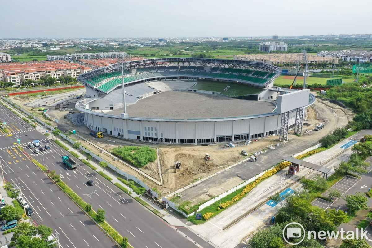 臺南市議員蔡淑惠指出，職棒聯盟不成文的規定「不希望一個城市內有兩個球團」，然而在地球團統一獅卻連投標都沒有來投。在地的企業為盡社會責任，多投入經費又有何妨？ 圖：台南市政府提供