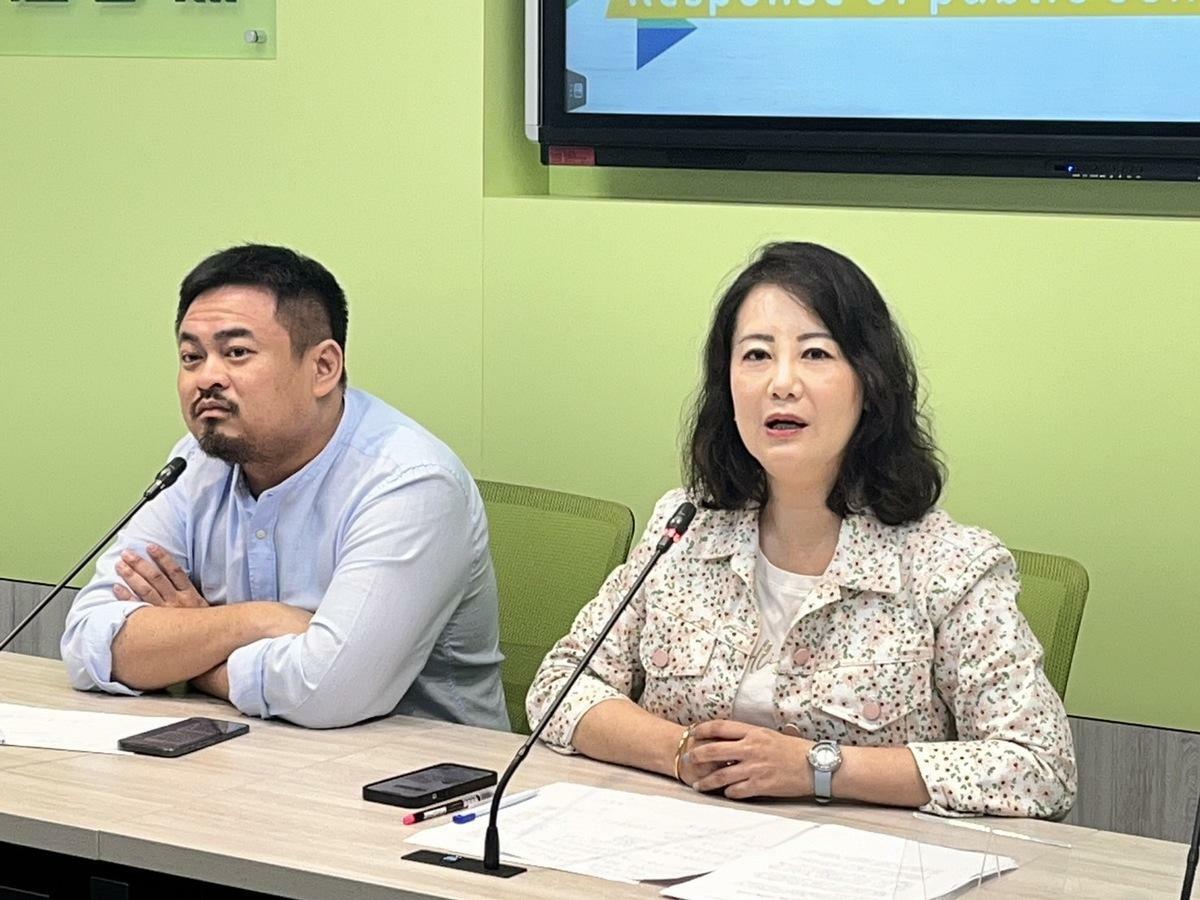 民進黨團對於國民黨挺民眾黨的言行不以為然，更酸朱立倫可去當民眾黨會計師。 圖：金大鈞/攝