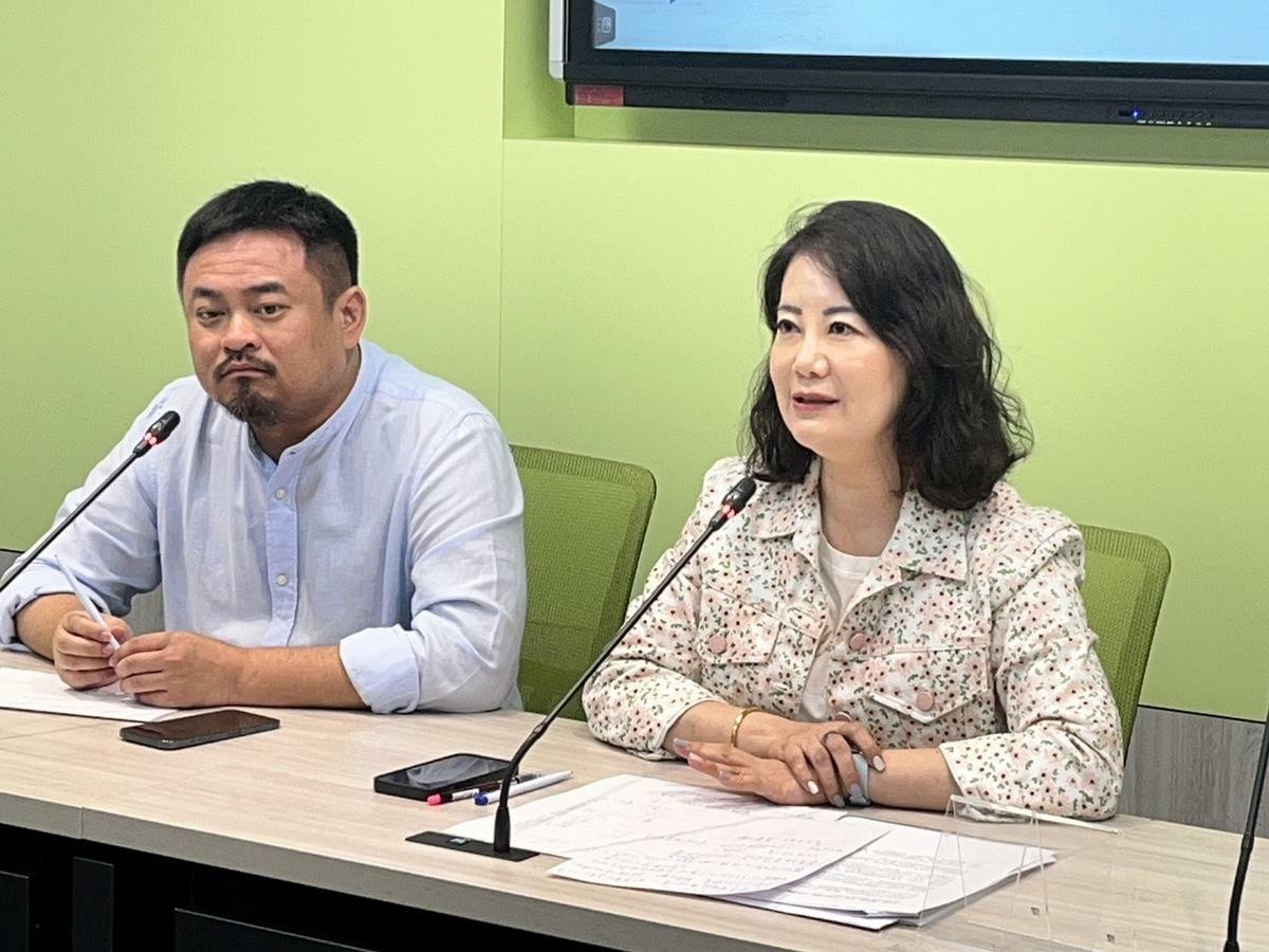 中國廈門大學教授發表「接管台灣準備」報告，民進黨團回酸，先管好中國內部經濟問題。 圖：金大鈞／攝