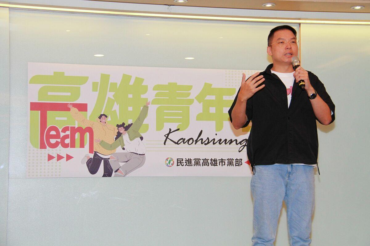 黃文益期待學員們享受兩天青年營政治饗宴。 圖：民進黨高雄市黨部/提供
