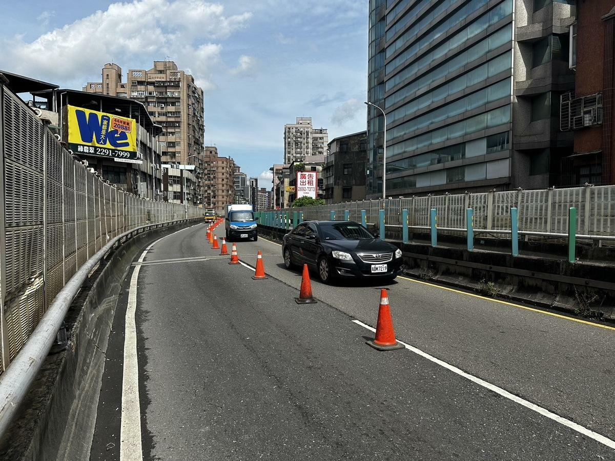 台一線高架往忠孝橋開放單線通行。 圖：台北市政府/提供