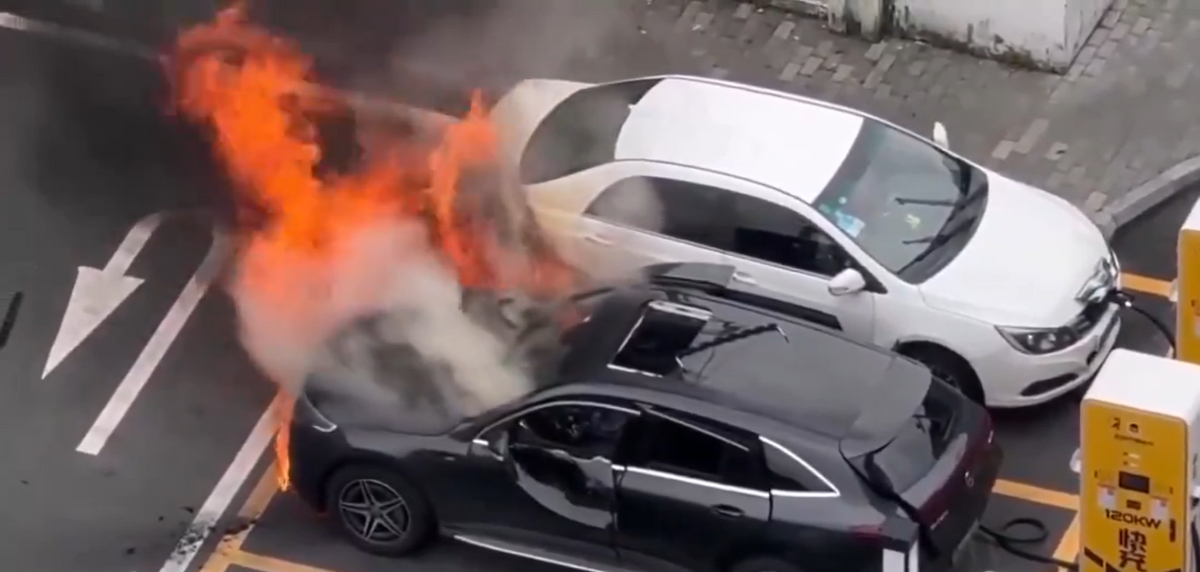 中國電動車發生自燃起火事件頻傳。 圖:翻攝自 Otto Huang x