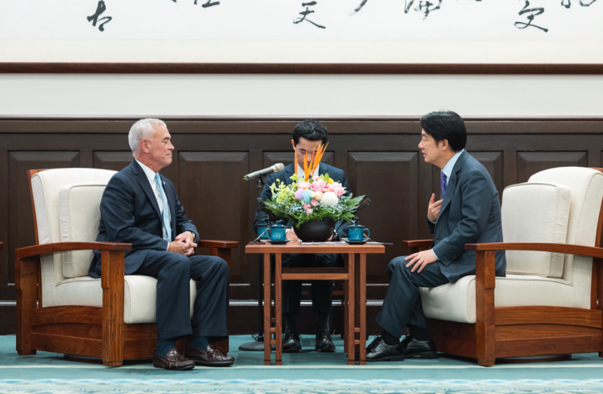 總統賴清德接見美國眾議院新型冠狀病毒大流行特別小組委員會主席溫斯卓普（Brad Wenstrup）訪問團。 圖：總統府提供