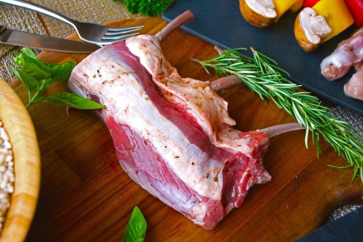 日月千禧極炙牛排館推出中秋烤肉鮮食外賣。 圖：日月千禧/提供