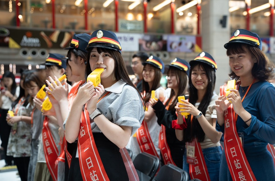 觀光署邀請來自日本的大學生、社會人士組隊，走訪北中南東32個同名車站及周邊景點。 圖：交通部觀光署／提供