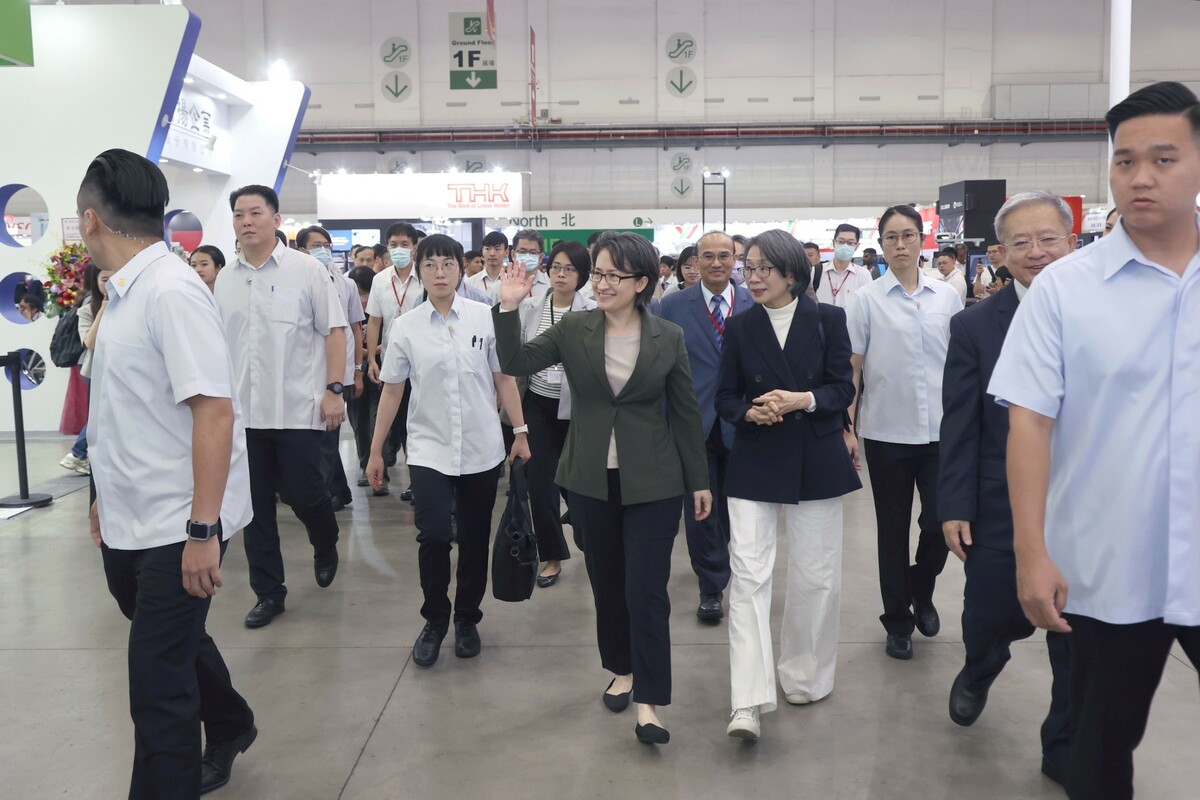 副總統蕭美琴參觀台灣機器人與智慧自動化展。 圖：總統府/提供
