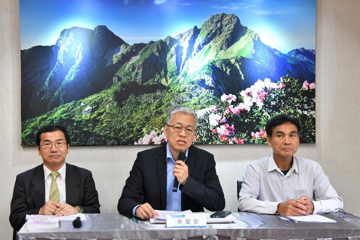 內政部今（22）天下午4點召開政務會報後記者會，由次長吳堂安主持。 圖：內政部提供