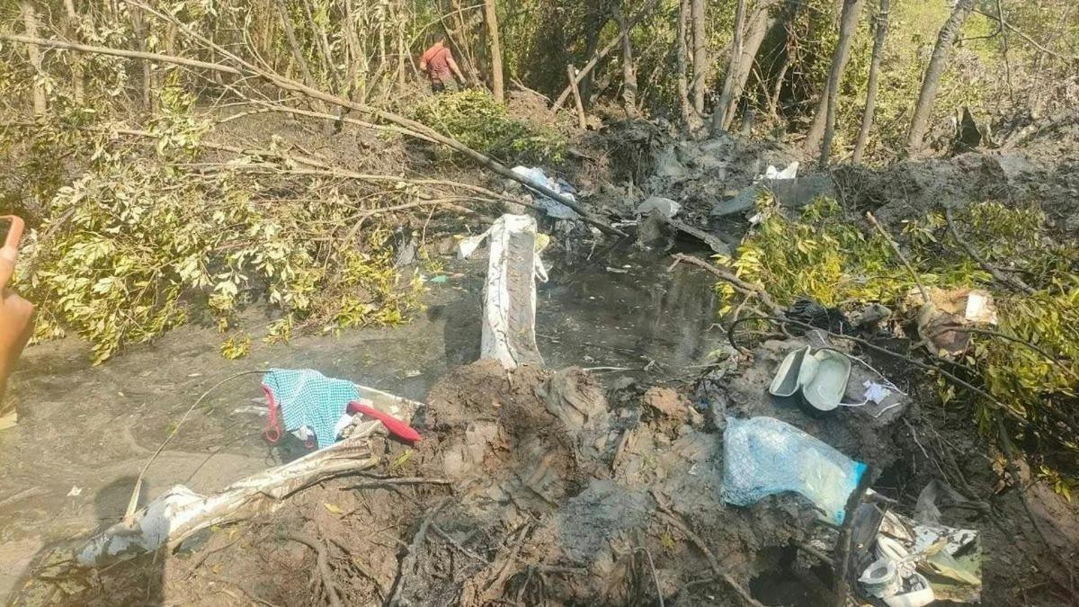 一架小飛機22日在泰國北柳府墜毀，機上9人全部罹難。 圖：翻攝X（前推特）