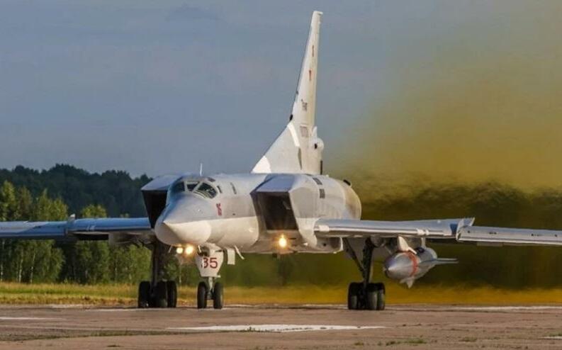 (影) 機場被炸、空中擊落、自摔、維修 烏軍笑俄 : 能戰逆火轟炸機寥寥可數