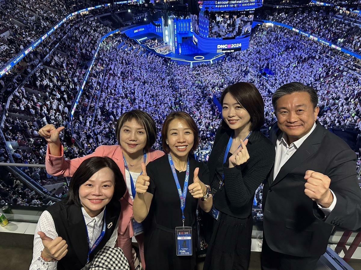 民進黨派出5位代表參與外交部觀選團，赴芝加哥出席民主黨全國代表大會。 圖：民進黨/提供