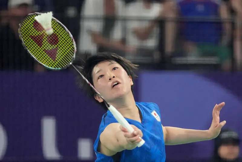 2024超級750系列日本羽球公開賽，今（25）日女子單打冠軍戰將由地主好手山口茜，迎戰來自泰國的布莎南（Busanan Ongbamrungphan）。而山口茜稍後若能收下勝利，將成為日本羽壇史上，首位在日本公開賽上4度封后的選手。 圖：達志影像／美聯社