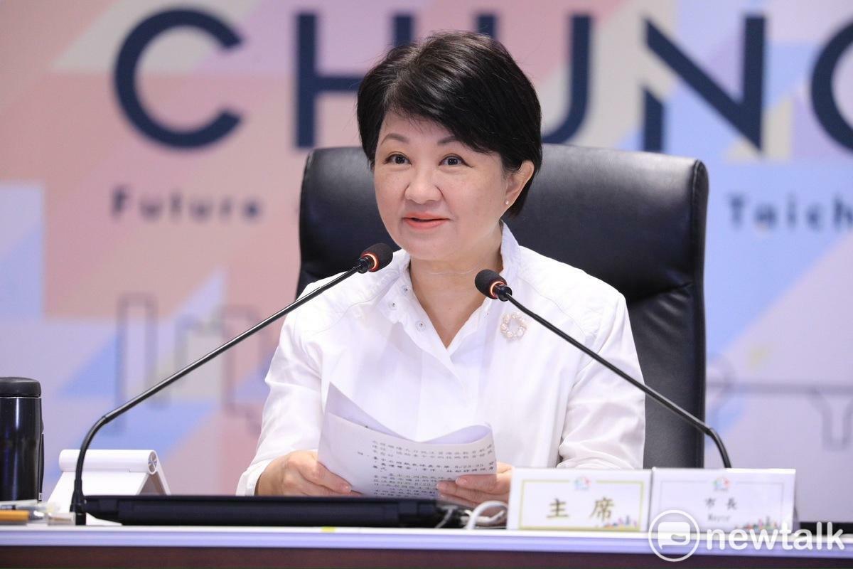 最新民調盧秀燕緊追賴清德，但她對參選國民黨主席遲不表態，但依舊動作頻頻，可望成為藍白共主。 圖：台中市政府/提供
