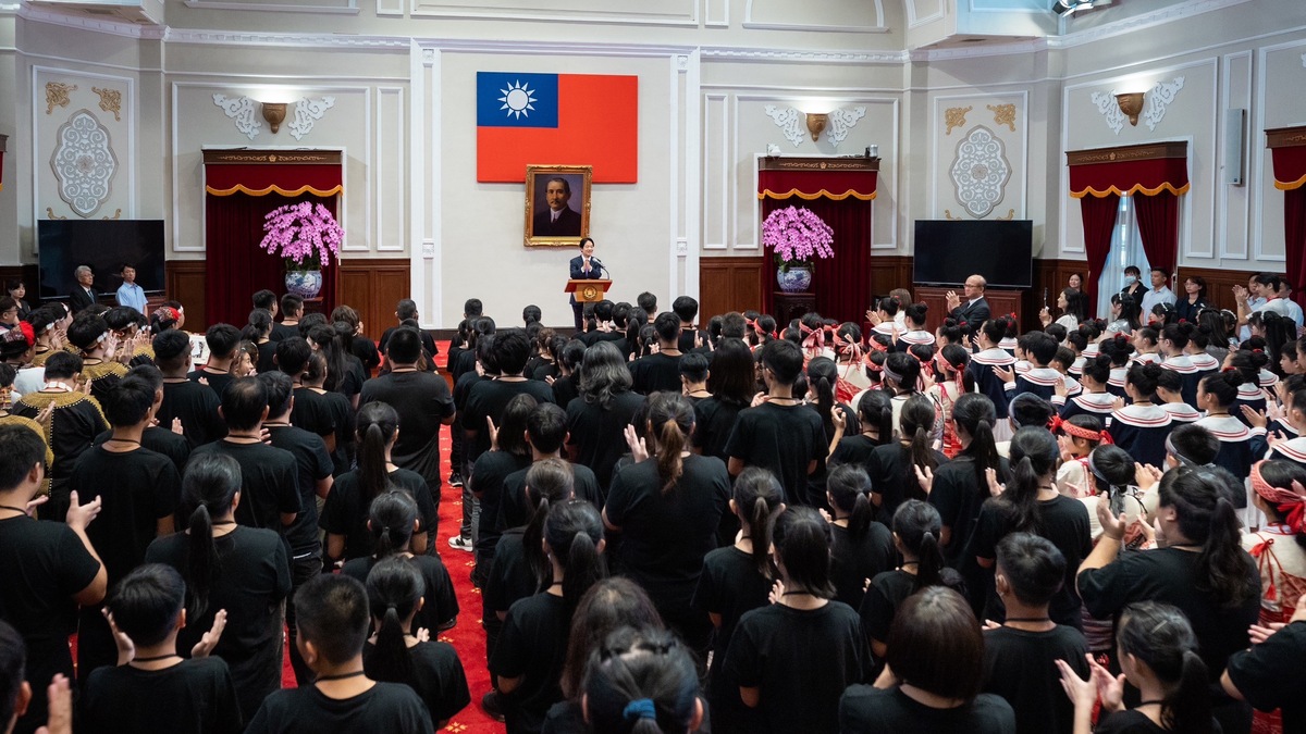 總統賴清德接見2024紐西蘭世界合唱大賽獲獎學校。 圖：總統府／提供