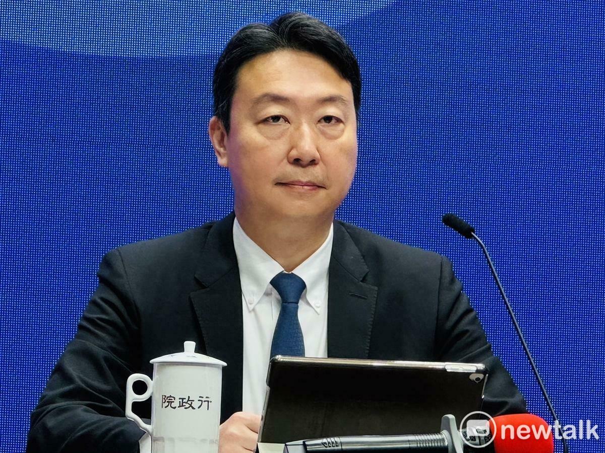 交通部前部長李孟諺因婚外情案下台後，行政院長卓榮泰今（29日）親自宣布行政院發言人陳世凱接任交通部長。 圖：謝莉慧/攝