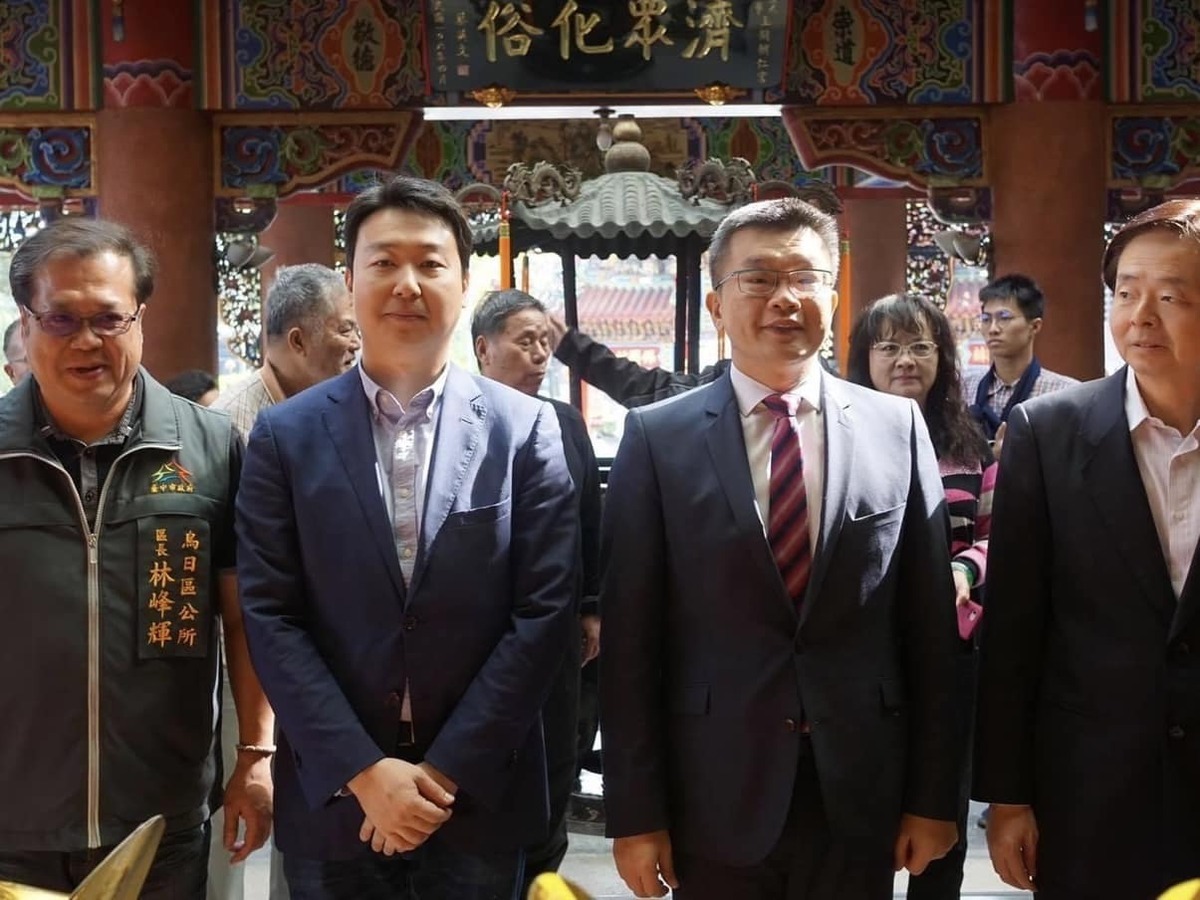 身為陳世凱的前老闆、也是現任立委的蔡其昌今日也在臉書上對這一人事任命表示支持，他形容陳世凱「年輕、聰明、反應快」。 圖 : 翻攝自蔡其昌臉書