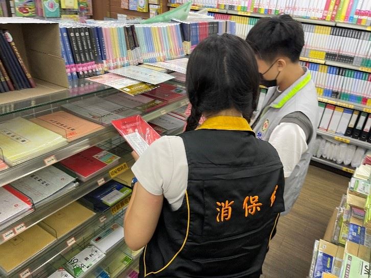 消保官抽查市售租屋契約，有超過6成為舊版的租屋電費制。 圖：桃園市法務局/提供