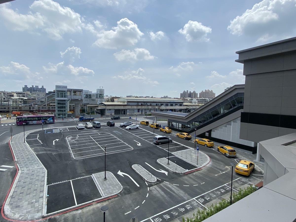 站前汽機車停車場已完工提供民眾使用。 圖：高雄市捷運局提供
