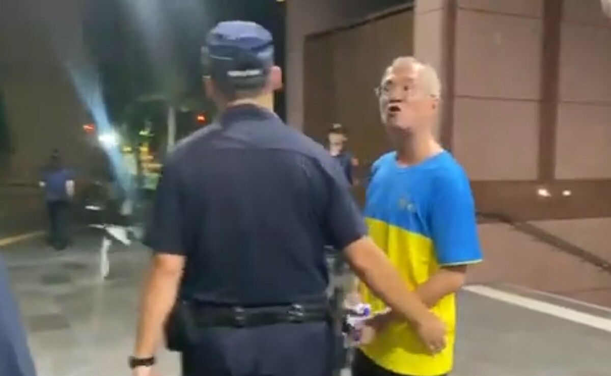 反柯民眾怒嗆：「他母親還在電視跟人說報應，誰報應？他兒子就報應！」 圖：民眾提供