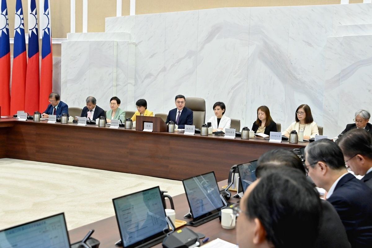 行政院長卓榮泰2日主持「行政院113年第4次治安會報」。 圖：行政院提供