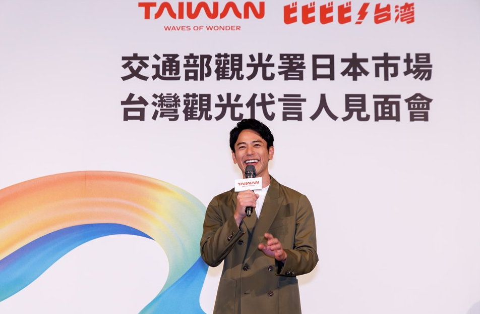 觀光署邀請有日本國民男神之稱的妻夫木聰擔任台灣觀光代言人，希望能夠刺激200萬人來台。 圖：觀光署／提供