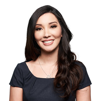 美國接連逮捕兩名與外國勢力勾結的華裔間諜，引發國際關注。先是極左派華裔間諜孫雯被捕，隨後，美國再度逮捕了與俄國合作的極右派華裔媒體人 Lauren Chen。 圖: 翻攝自X帳號@SydneyDaddy1