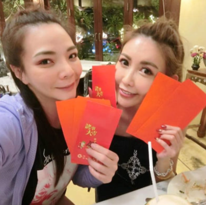 愷樂（右）與小甜甜曾是閨蜜。 圖：翻攝自小甜甜FB