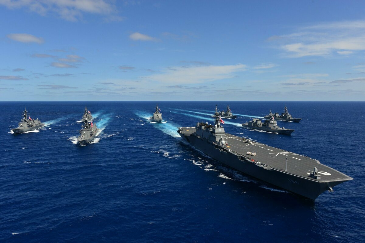 日本海上自衛隊宣布將進行重組，預計在 2026 年 3 月左右完成。圖為日本海上自衛隊的護航艦隊。 圖：翻攝自 @BBG17_JDSSURUGA X 帳號