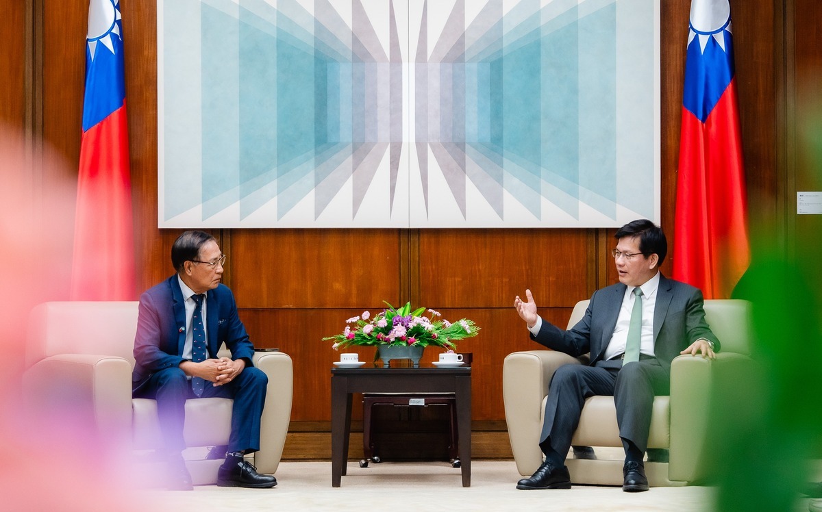 接見亞總帛琉投資考察團 林佳龍感謝台商響應「榮邦計畫」