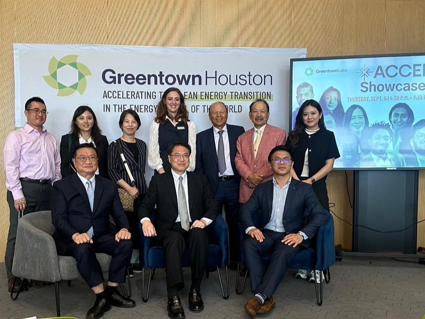 民進黨秘書長林右昌赴休士頓，並參訪Greentown新創育成中心。 圖：民進黨提供