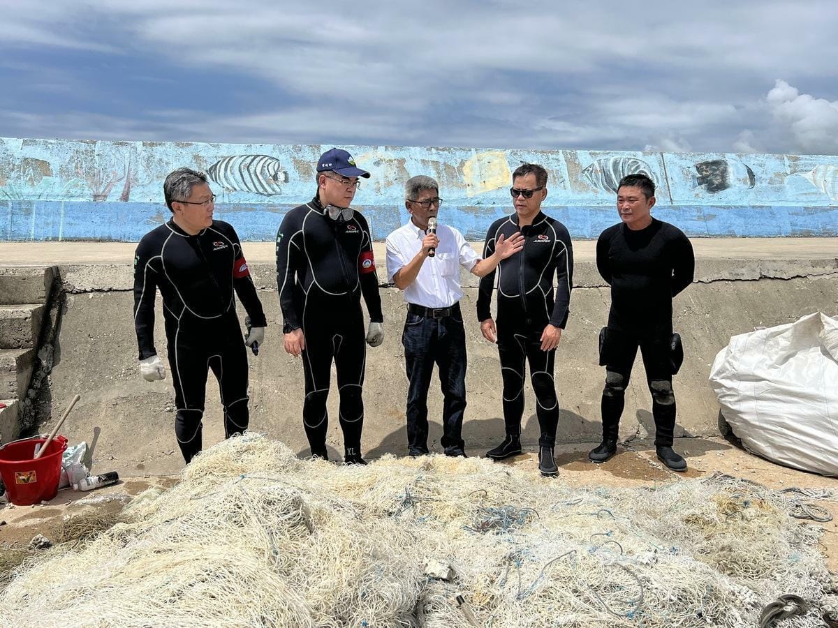環境部除了與澎湖縣政府共同積極清除海底覆網外，也與各部會及地方持續落實「定期清」、「立即清」及「緊急清」清理機制。 圖：環境部／提供