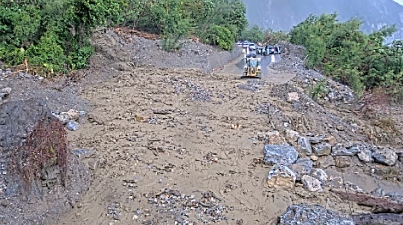 交通部公路局表示，和仁至崇德路段自14時起只出不進，搶通時間評估中。 圖：交通部公路局／提供