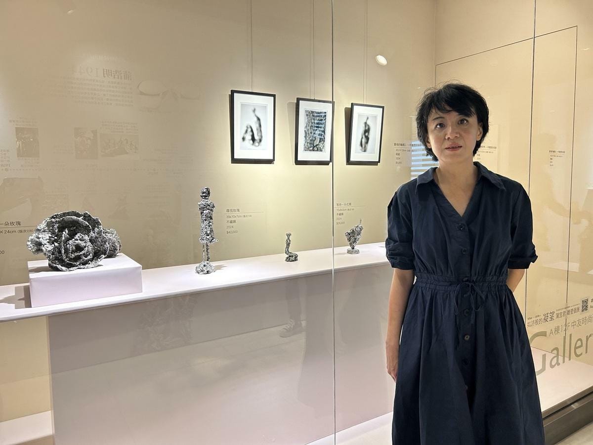 蒲宜君的外曾祖父為台灣美術史重要前輩畫家陳澄波，作品充滿著纖細的文學氣息，9次獲得巴黎秋季沙龍的入選肯定。 圖：中友時尚藝廊/提供