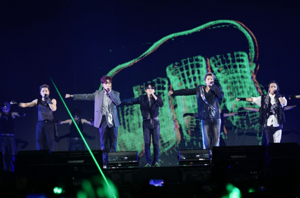 Energy昨(8)日高雄巨蛋的演唱會中，一連串快歌〈Come On〉、〈無懈可擊〉、〈You Better Not Come Home〉讓現場歌迷瞬間嗨翻。 圖：翻攝自相信音樂官網