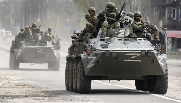 烏克蘭攻入庫爾斯克的軍事行動已經持續近一個月，俄方透過各種宣傳管道，試圖營造烏克蘭已經無力推進的輿論。 圖：翻攝自 鐵血戰史 1927