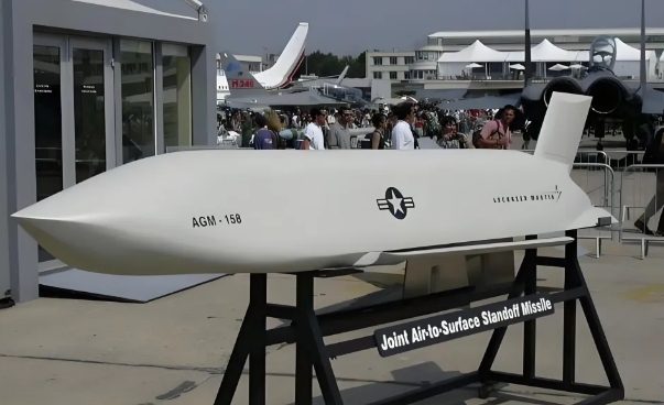 AGM-158聯合空對地對峙導彈（JASSM）恐影響烏俄戰事 圖:翻攝自 / 騰訊網
